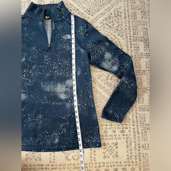 The North Face Quarter Zip Shirt - Picture 7 of 12